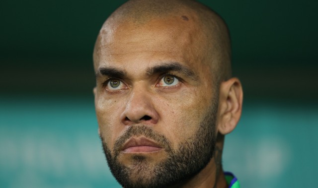 开云登录入口地址-老板兼球员！阿尔维斯收购葡乙球队并注册为球员，未来还考虑执教