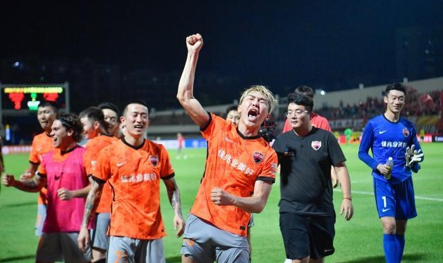 开云官网-元敏诚：从重庆到深足 压力大了目标也变大了