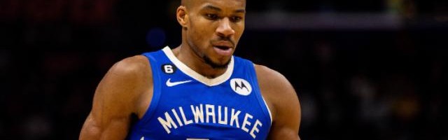 开云体育下载-【观察】生涯遭遇瓶颈！字母哥已打完雄鹿最后一战？